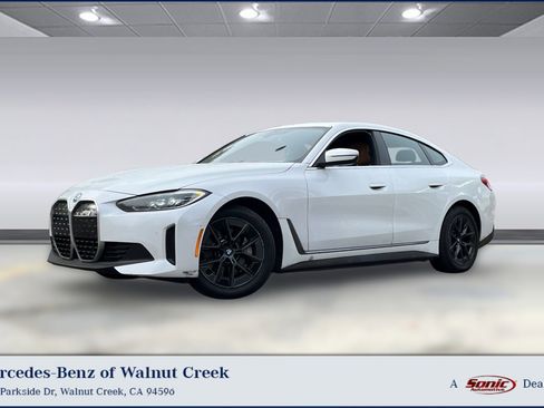 Used 2022 BMW i4 eDrive40 image 1