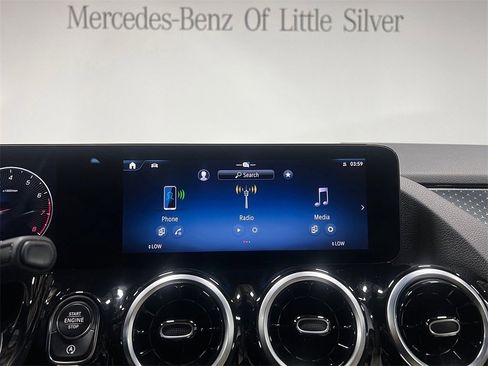 Used 2025 Mercedes-Benz GLA 250 4MATIC image 33