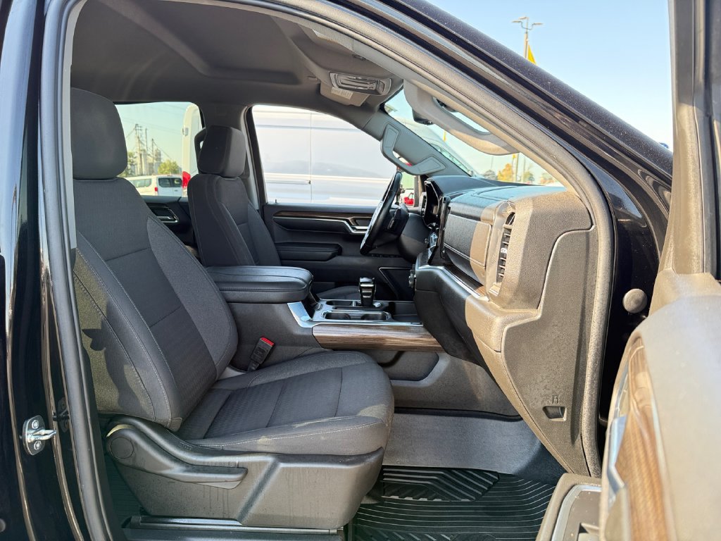 Used 2023 Chevrolet Silverado 1500 RST AWD/4WD image 42