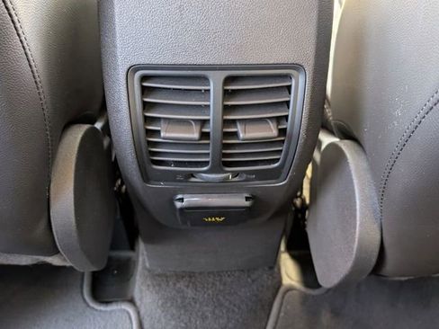 Used 2018 Ford Escape Titanium image 12