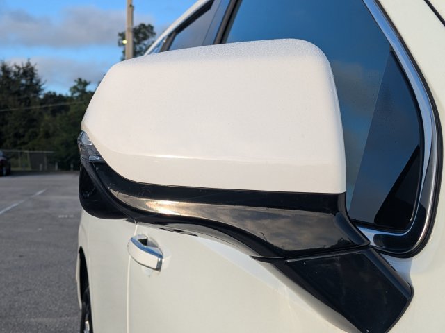 Used 2024 GMC Yukon Denali RWD image 12