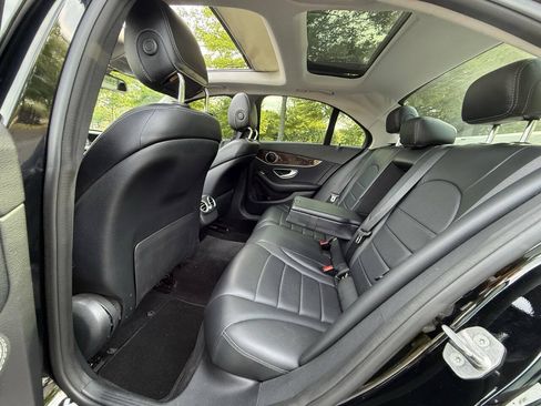 Used 2017 Mercedes-Benz C 300 4MATIC Sedan image 7