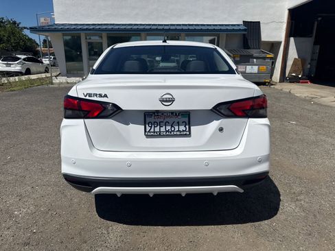 Used 2023 Nissan Versa S FWD image 4