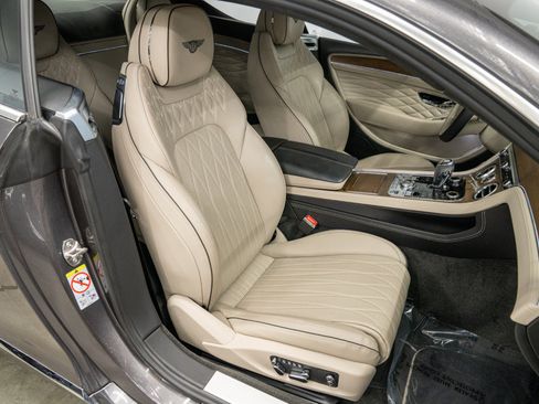 Used 2024 Bentley Continental GT V8 AWD/4WD image 26