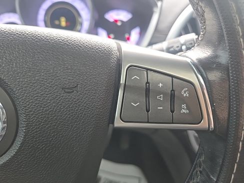 Used 2011 Cadillac SRX Luxury image 17