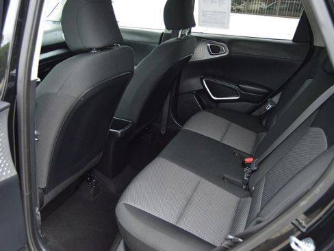 Used 2020 Kia Soul LX FWD image 17