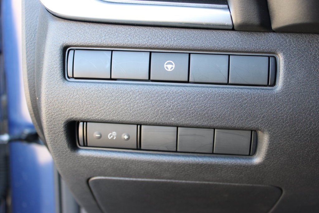 Used 2023 Nissan Rogue SV AWD/4WD image 18