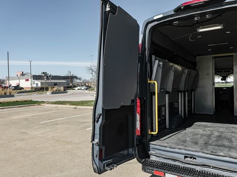 Used 2020 Ford Transit 250 148 High Roof Extended image 39