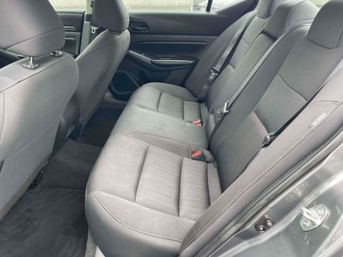Used 2024 Nissan Altima 2.5 S FWD image 6
