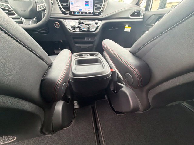 New 2027 Chrysler Pacifica Select FWD image 17