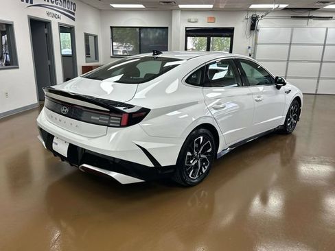 Used 2025 Hyundai Sonata SEL FWD image 5