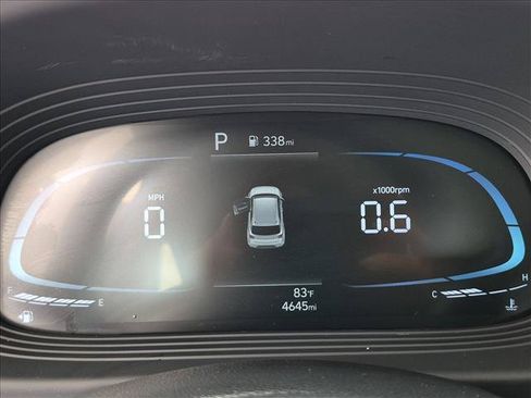 Certified 2025 Hyundai Venue Limited FWD image 11