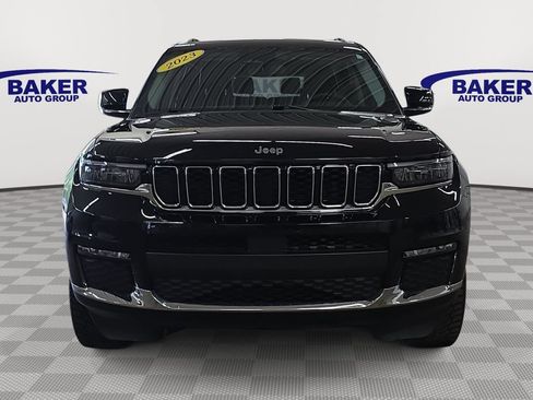 Used 2023 Jeep Grand Cherokee L Limited AWD/4WD image 2