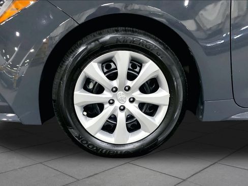 Used 2024 Toyota Corolla LE FWD image 11