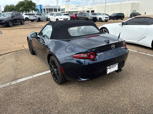 Used 2024 MAZDA MX-5 Miata Club RWD image 7