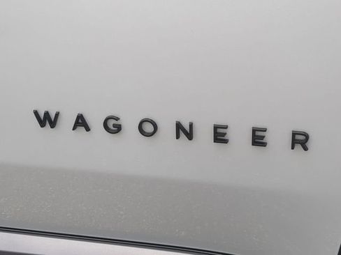 Used 2024 Jeep Wagoneer Launch Edition AWD/4WD image 13