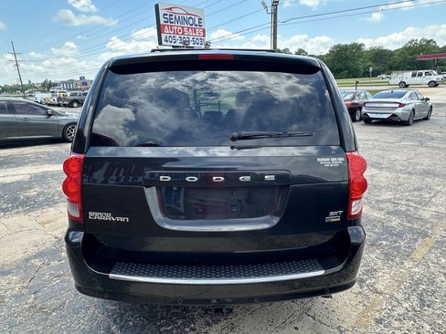 Used 2016 Dodge Grand Caravan SXT w/ Rear Park Assist Package FWD image 8