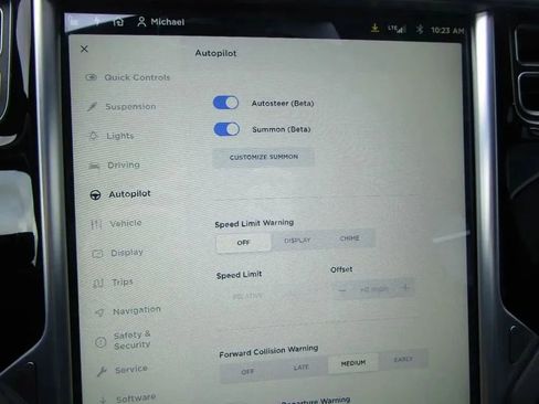 Used 2015 Tesla Model S 85D image 21