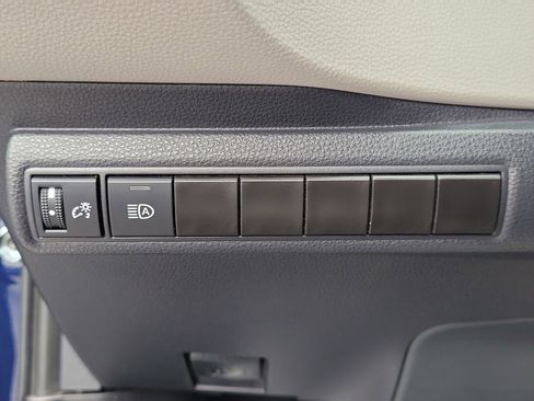 Used 2025 Toyota Corolla LE FWD image 14
