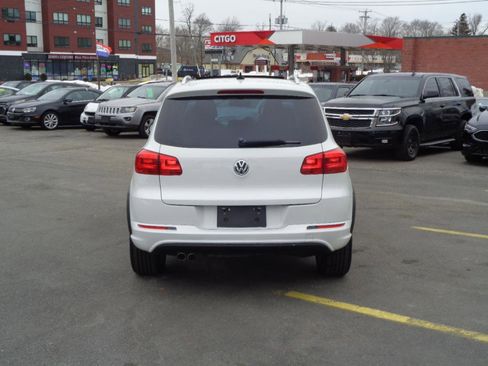 Used 2017 Volkswagen Tiguan Sport image 14