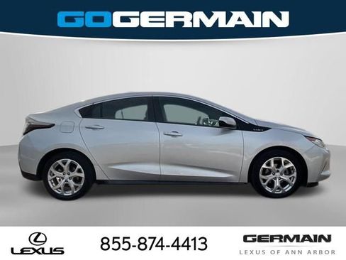 Used 2016 Chevrolet Volt Premier w/ Driver Confidence Package image 9