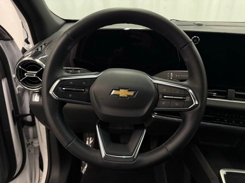 Certified 2025 Chevrolet Equinox LT image 12