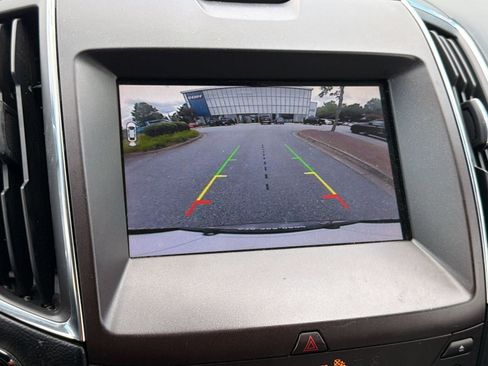 Used 2019 Ford Edge Titanium w/ Equipment Group 301A FWD image 19