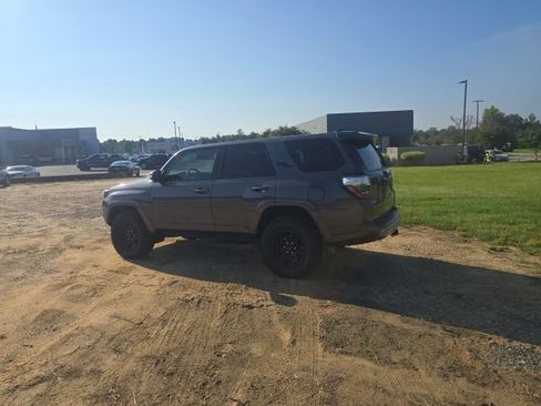 Used 2021 Toyota 4Runner TRD Off-Road Premium w/ Moonroof Package AWD/4WD image 6