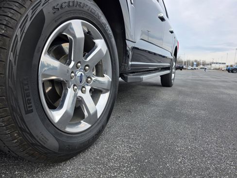 Used 2023 Ford F150 Lariat w/ Trailer Tow Package image 22