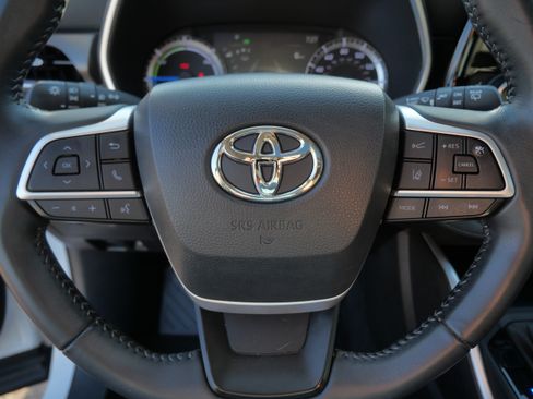 Used 2020 Toyota Highlander Limited AWD/4WD image 25