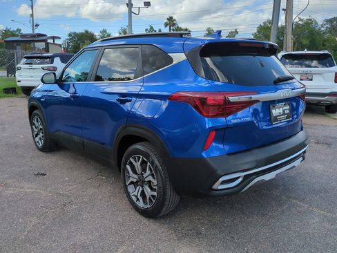 Used 2023 Kia Seltos EX AWD/4WD image 7