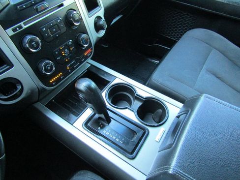 Used 2016 Ford Expedition XLT image 22