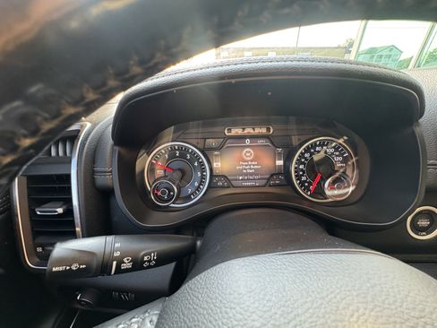 Used 2019 RAM 1500 Laramie AWD/4WD image 13