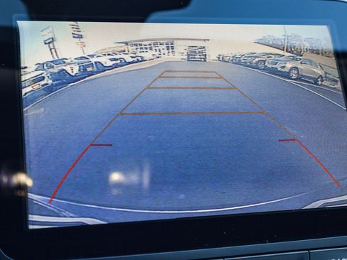 Used 2018 Chevrolet Volt LT w/ Comfort Package image 5