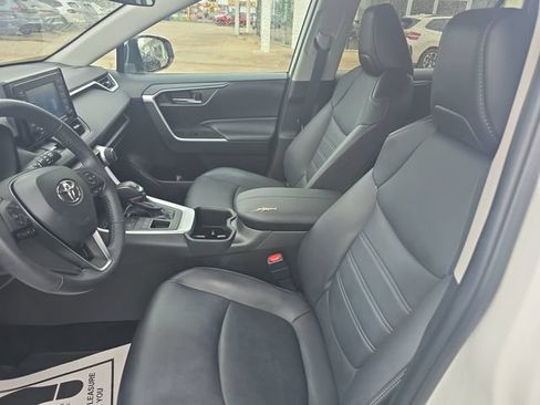 Used 2022 Toyota RAV4 XLE Premium AWD/4WD image 9