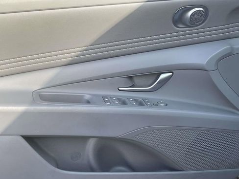 Certified 2025 Hyundai Elantra SEL image 13