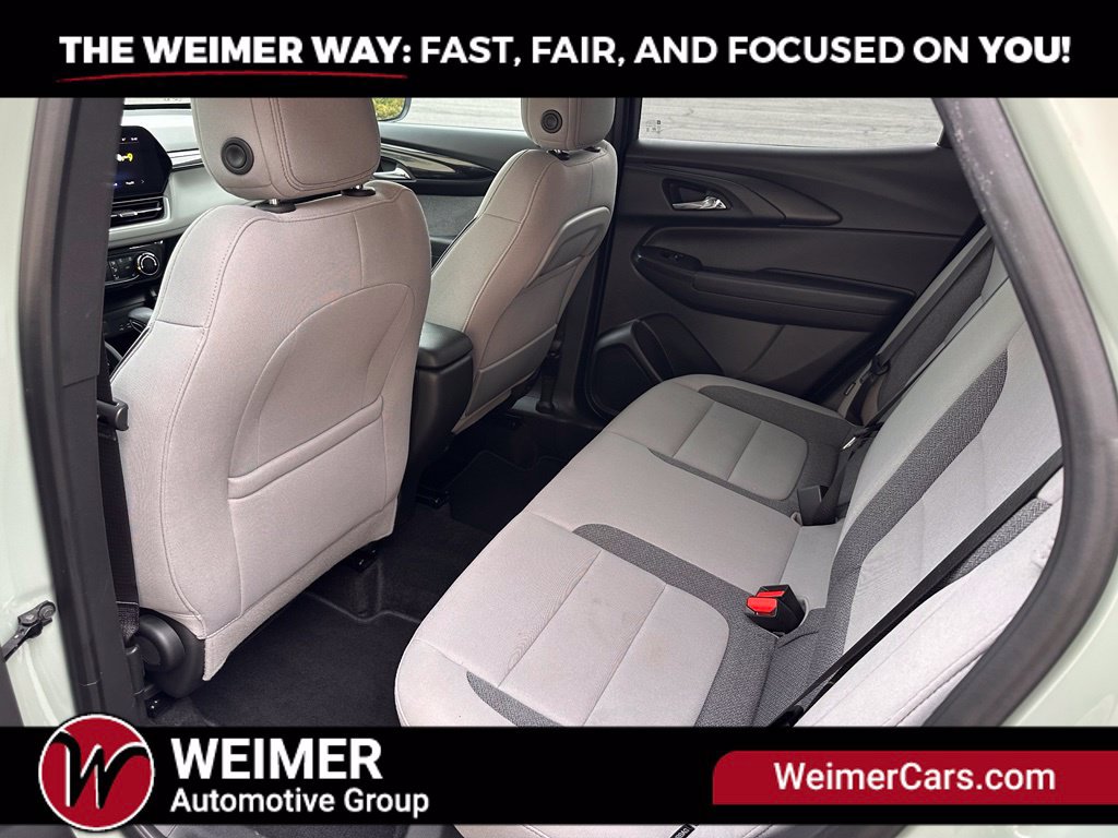 Used 2025 Chevrolet TrailBlazer LT w/ LT Cold Weather Package AWD/4WD image 19