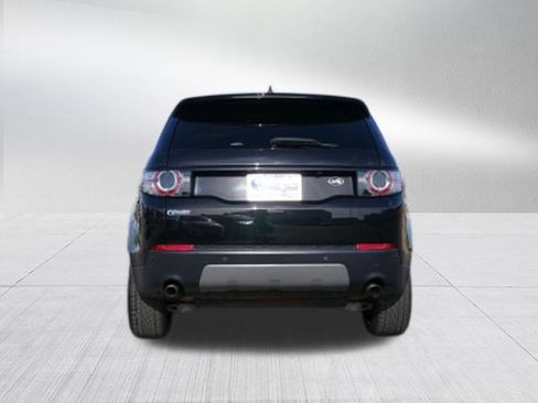 Used 2019 Land Rover Discovery Sport SE image 4