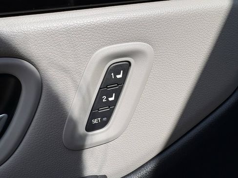 Certified 2024 Honda Pilot Touring image 11