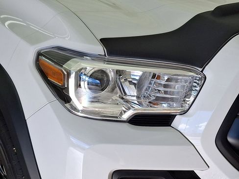 Used 2021 Toyota Tacoma SR image 28