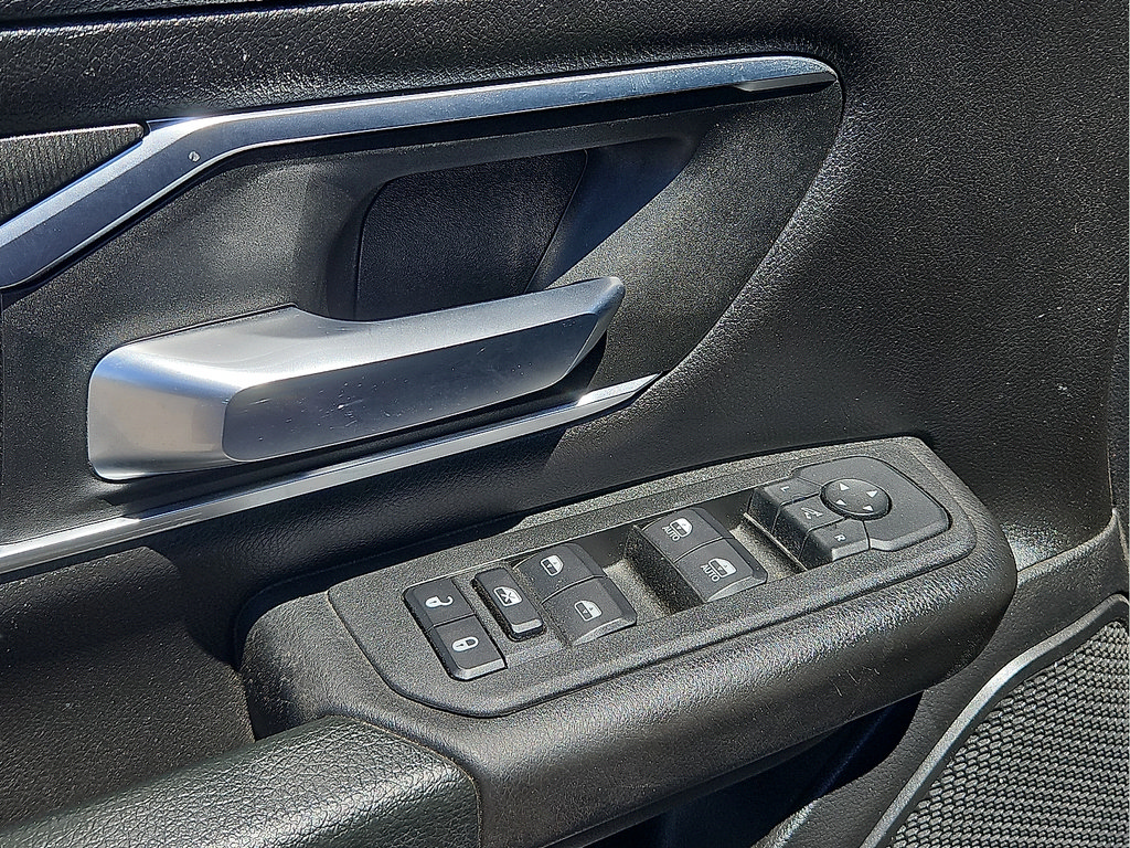 Used 2025 RAM 1500 Big Horn AWD/4WD image 12