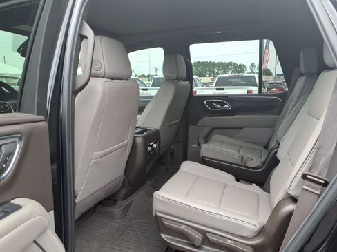 Used 2024 GMC Yukon SLT w/ SLT Premium Package RWD image 24