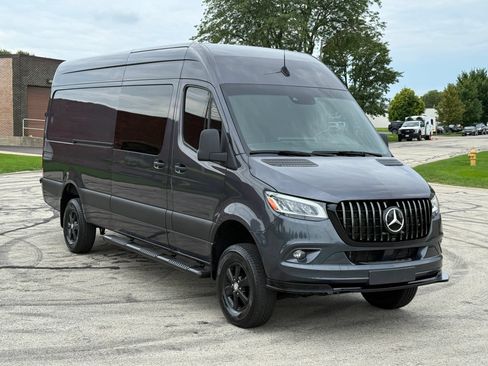 Used 2023 Mercedes-Benz Sprinter 2500 image 1