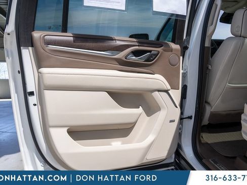 Used 2024 GMC Yukon XL Denali AWD/4WD image 21