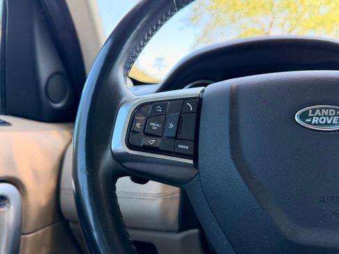 Used 2017 Land Rover Discovery Sport HSE image 21