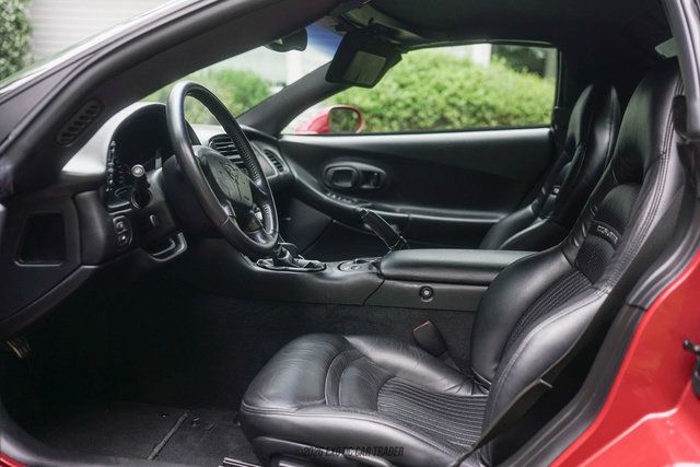 Used 2004 Chevrolet Corvette Convertible w/ Preferred Equipment Group RWD image 39
