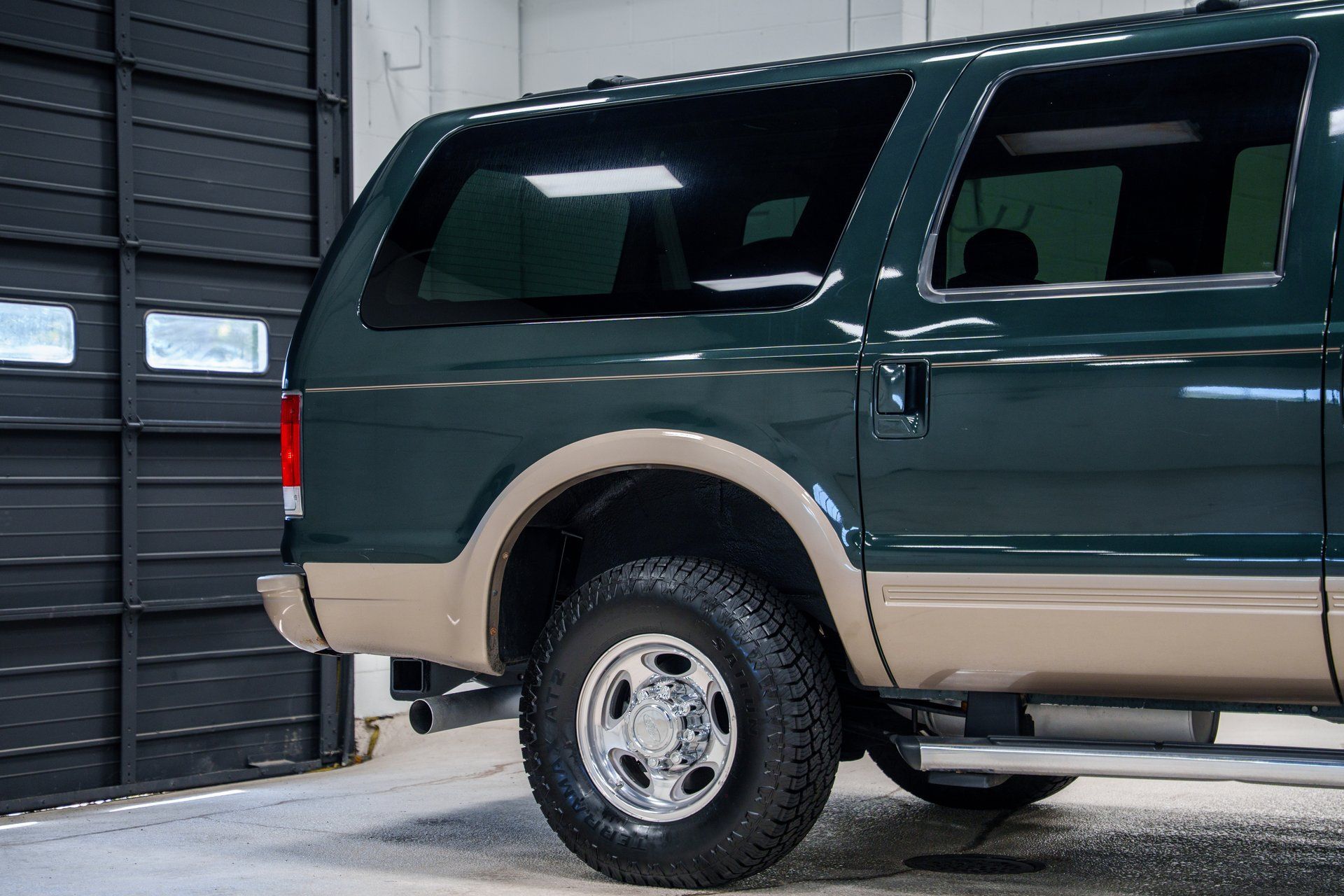 Used 2004 Ford Excursion Eddie Bauer AWD/4WD image 27