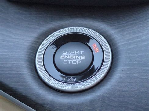 New 2025 Jeep Grand Cherokee Limited w/ Trailer Tow Package image 28