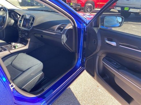 Used 2020 Chrysler 300 Touring w/ Sport Appearance Package image 22