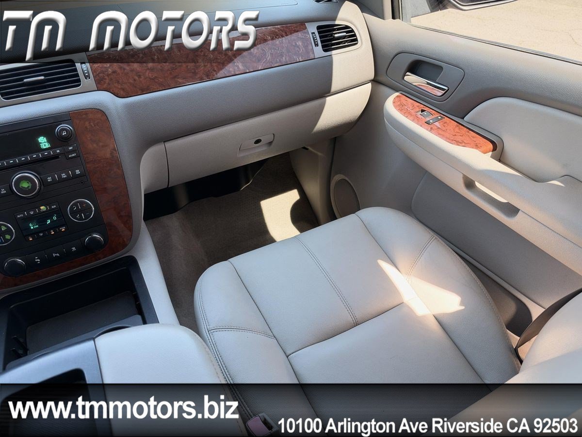 Used 2008 Chevrolet Tahoe LT w/ LT Preferred Equipment Group AWD/4WD image 12